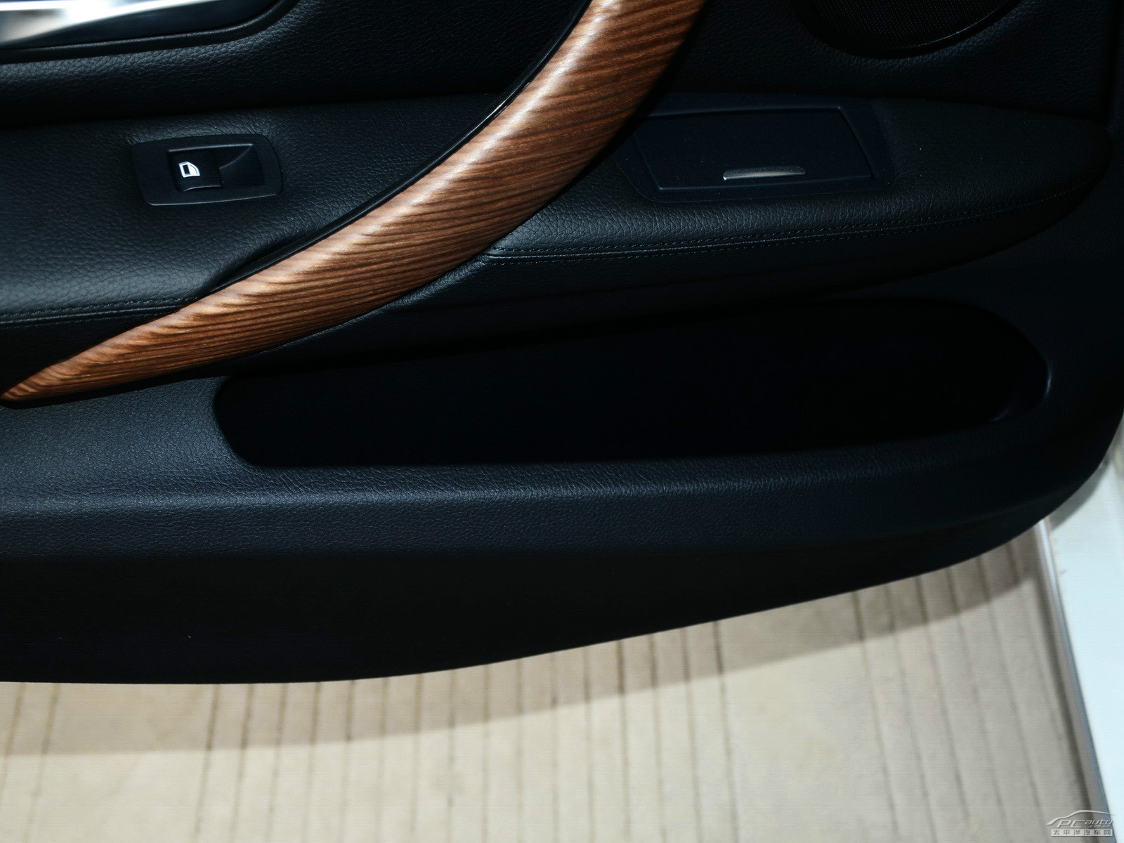 寶馬3系空間高清大圖