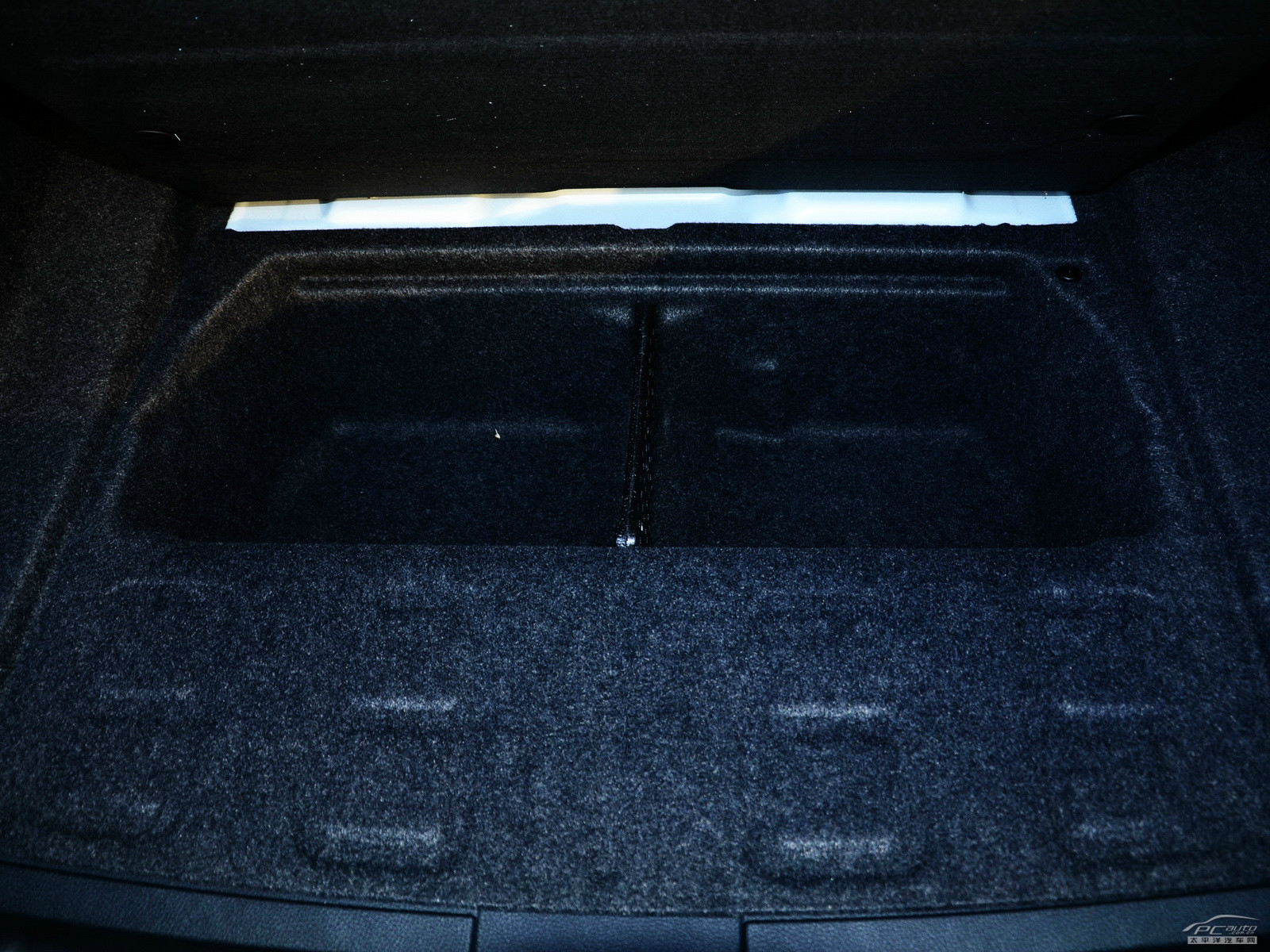 寶馬3系空間高清大圖