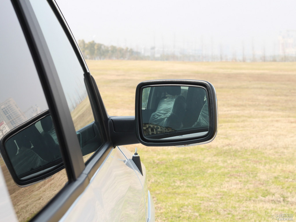 ɫRAM Trucks܇^DƬ