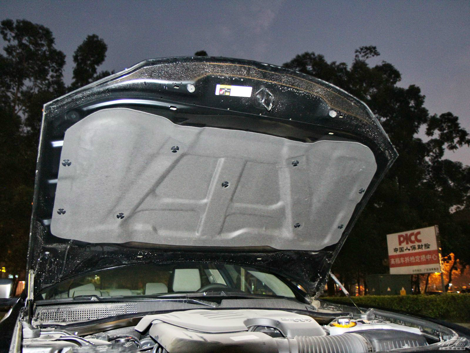 克萊斯勒300C細(xì)節(jié)高清大圖