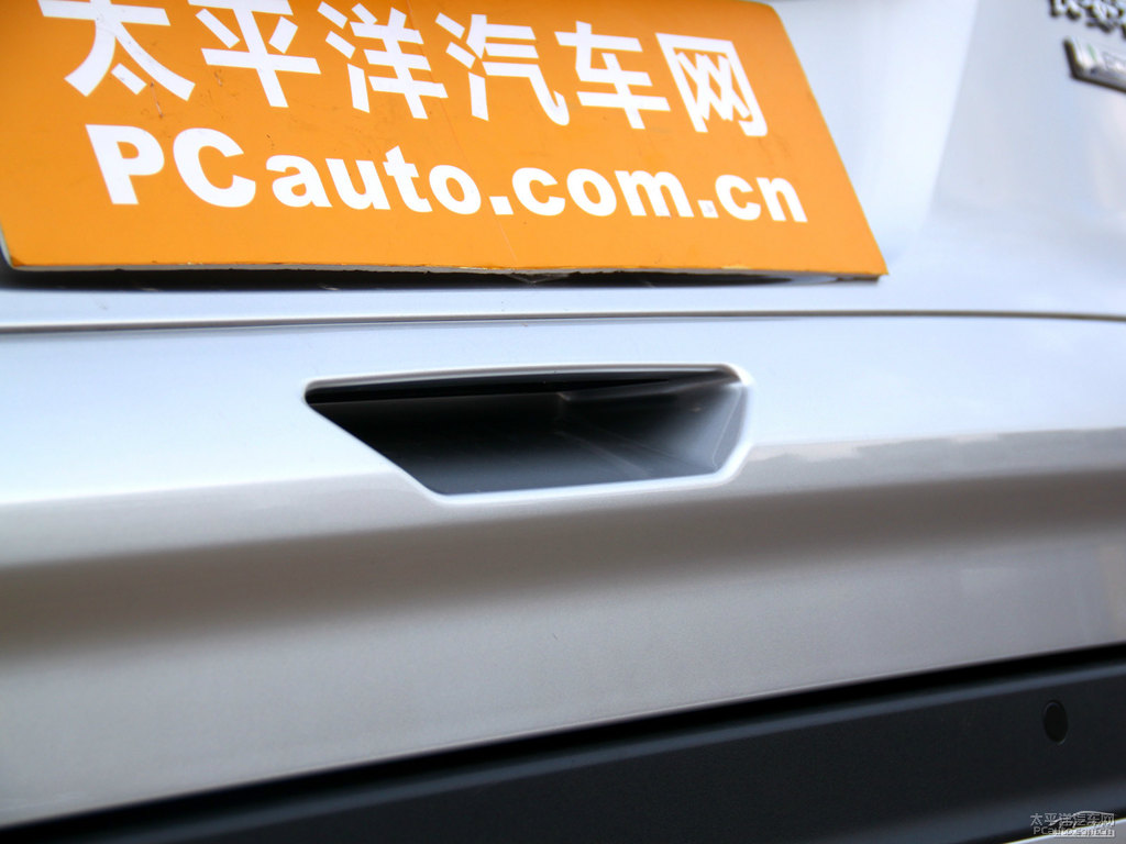 閃耀銀翼虎車尾外觀圖片