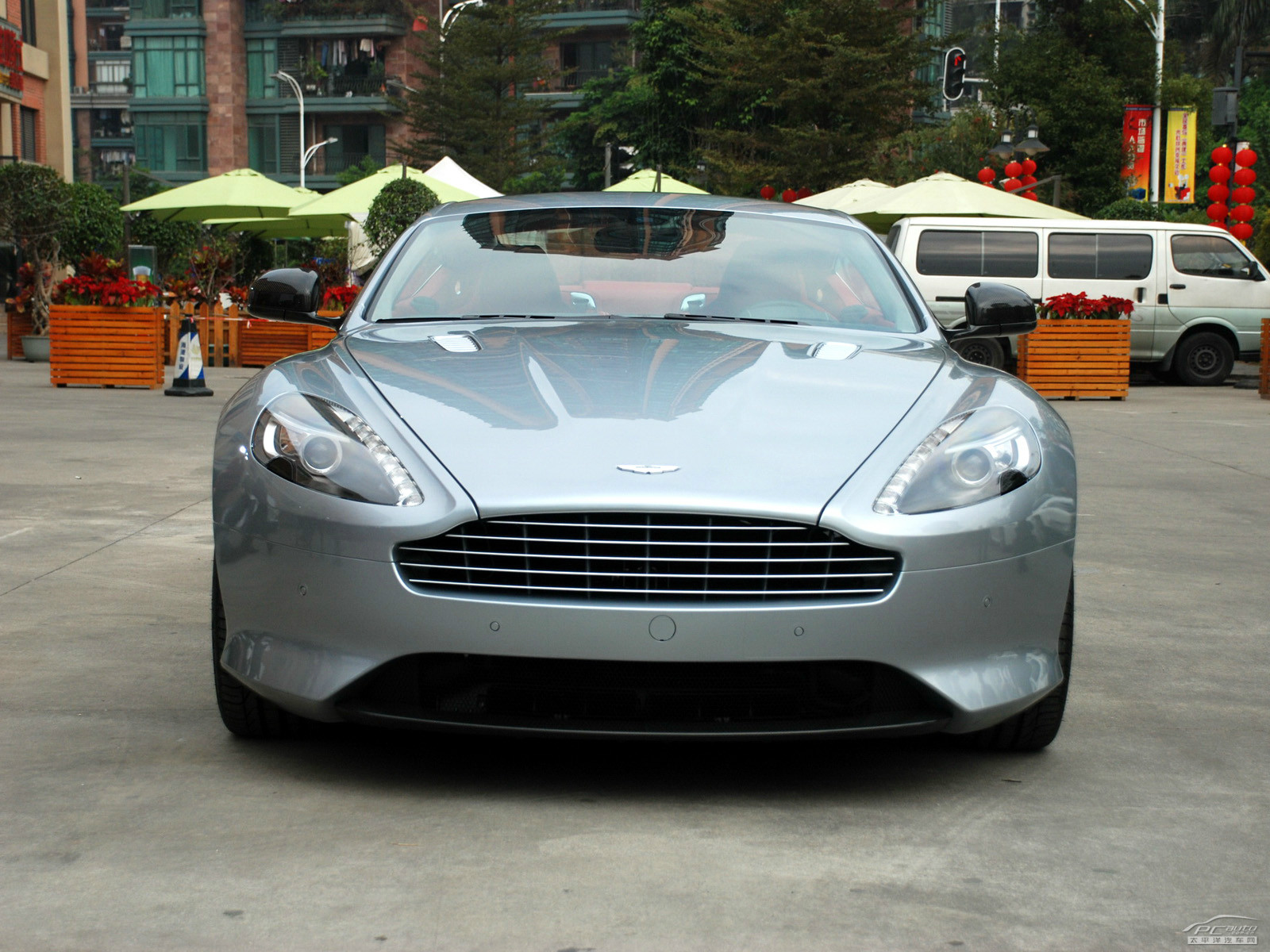 DB9外觀高清大圖