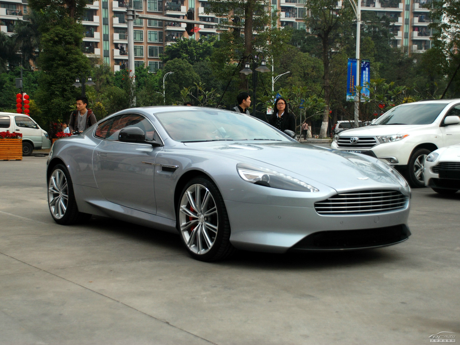 DB9外觀高清大圖