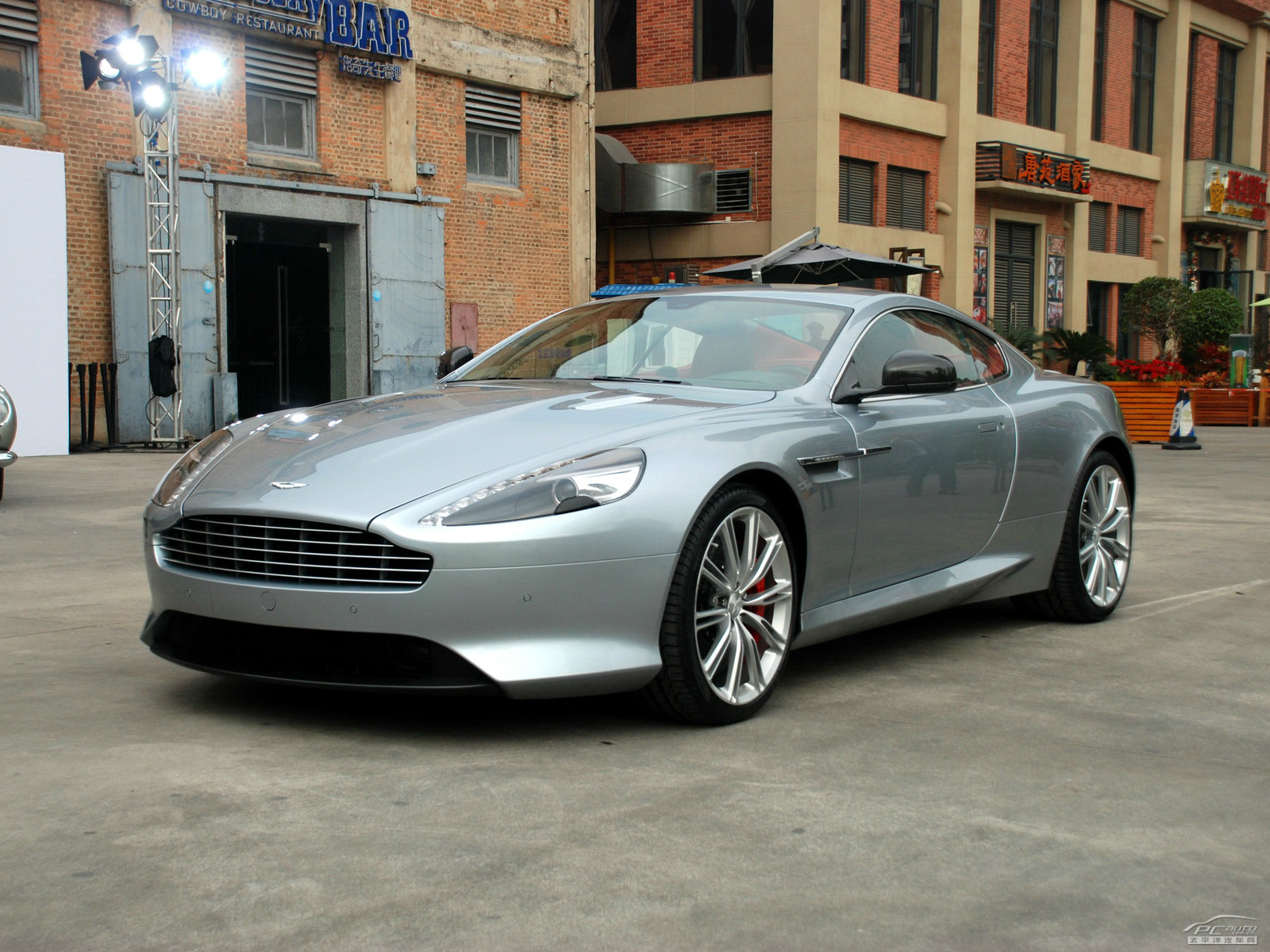 DB9外觀高清大圖