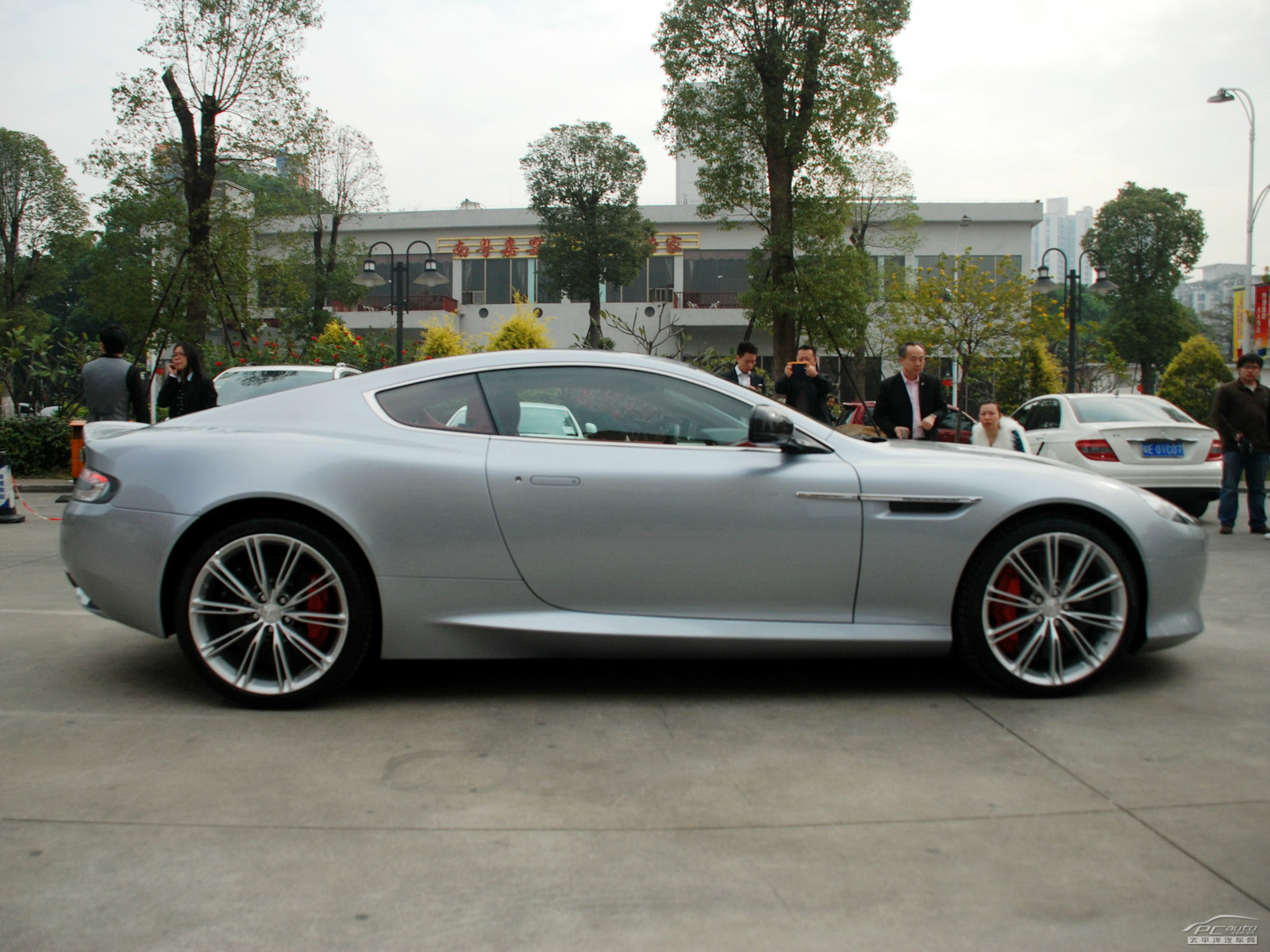 DB9外觀高清大圖