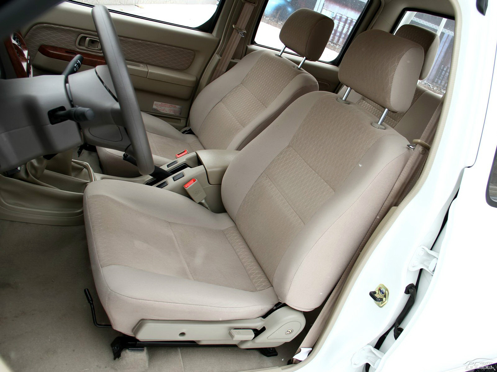 日產(chǎn)D22內(nèi)飾高清大圖