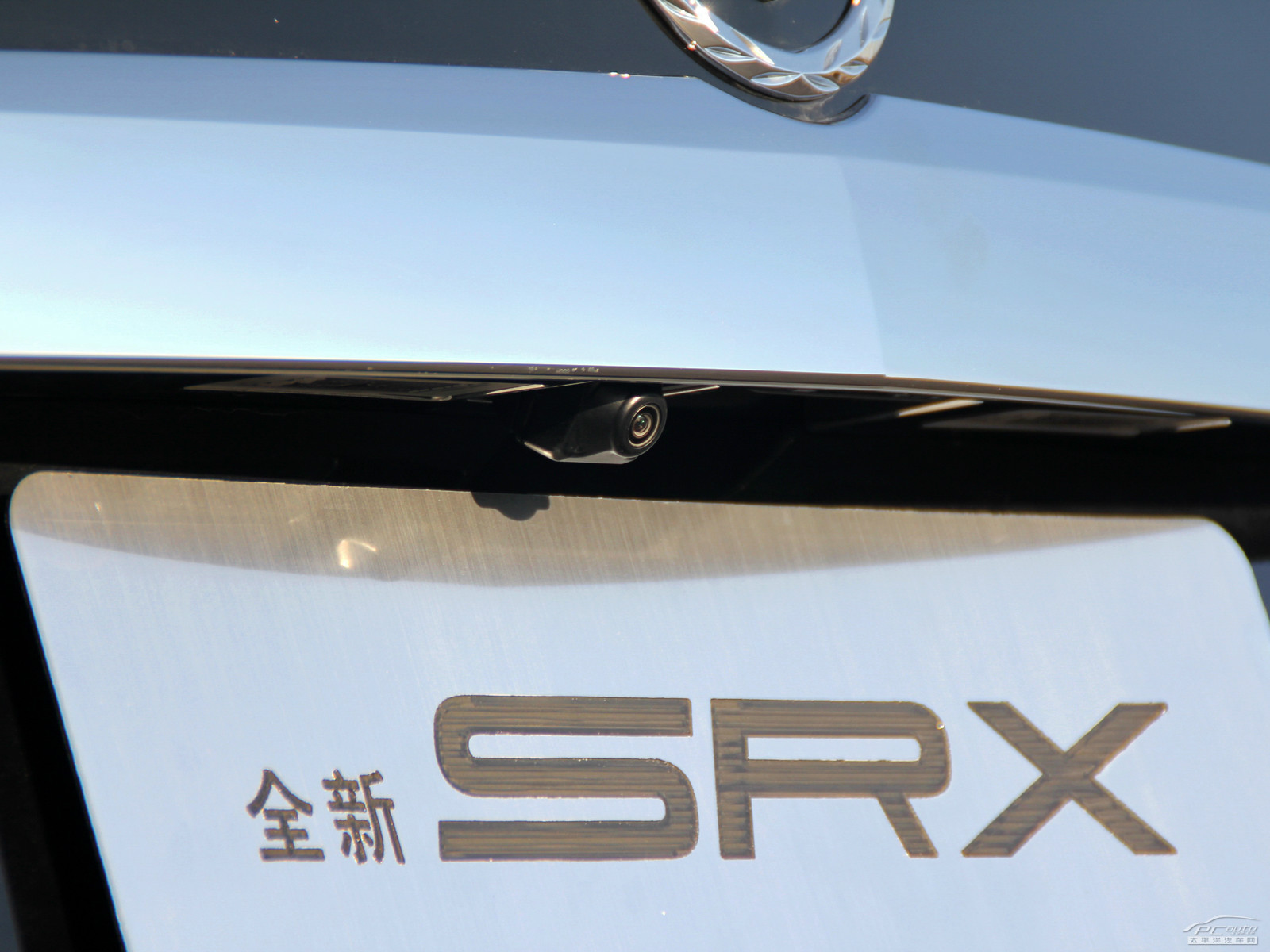 凱迪拉克SRX外觀高清大圖