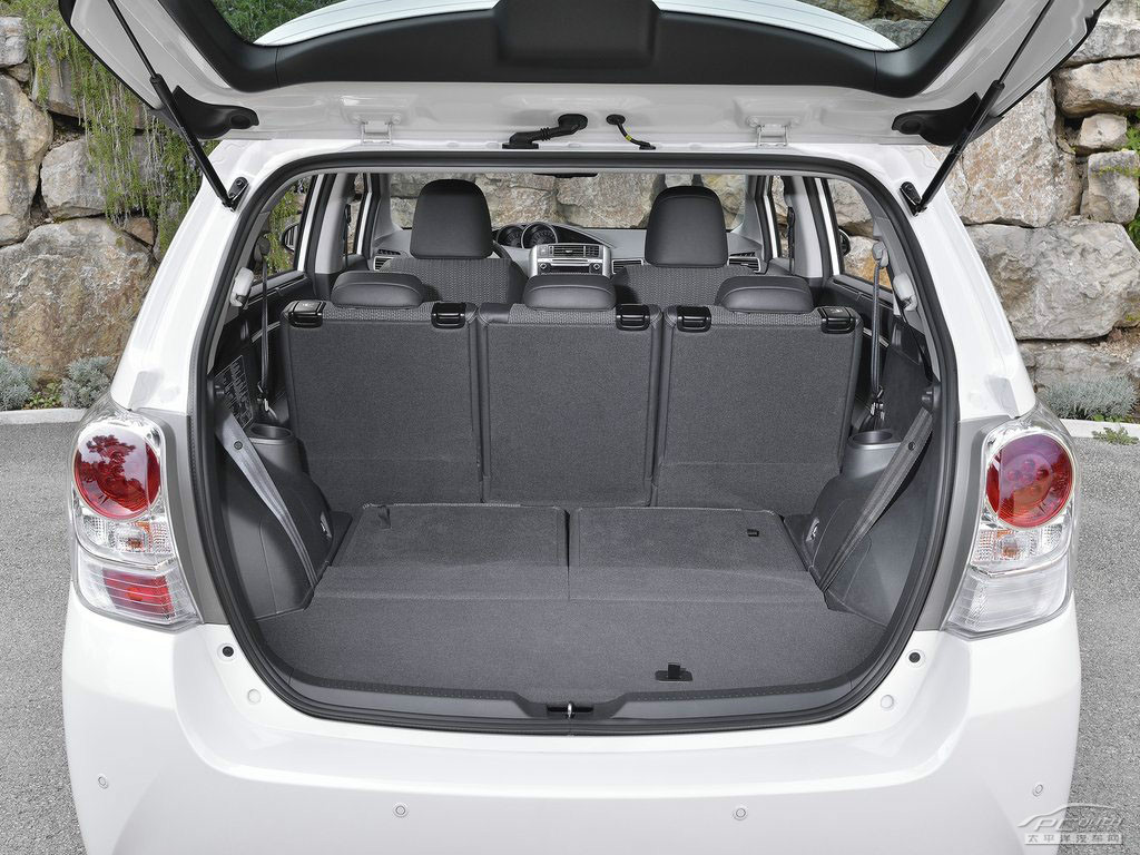 豐田Verso空間高清大圖