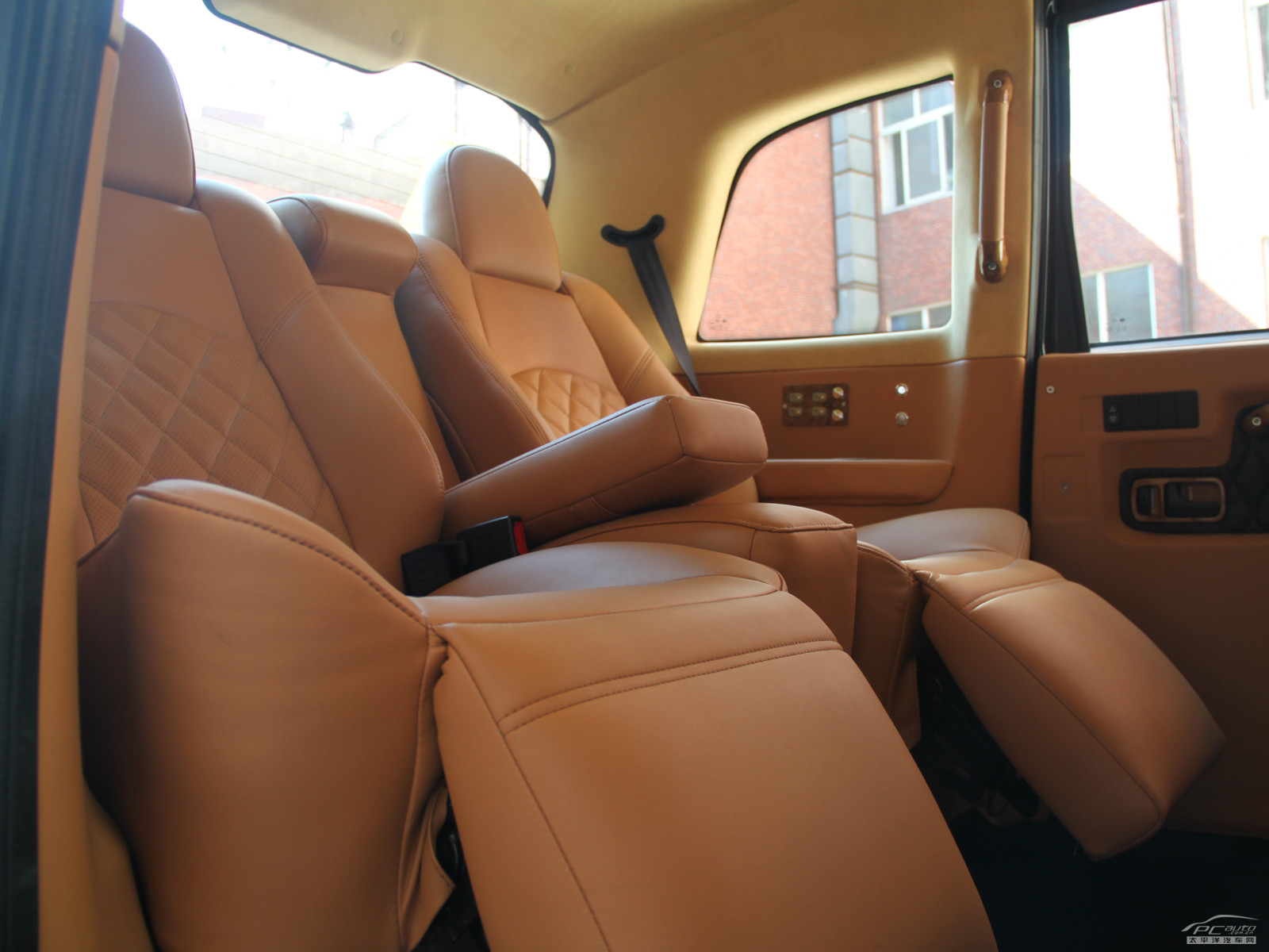 吉利英倫TX4內(nèi)飾高清大圖