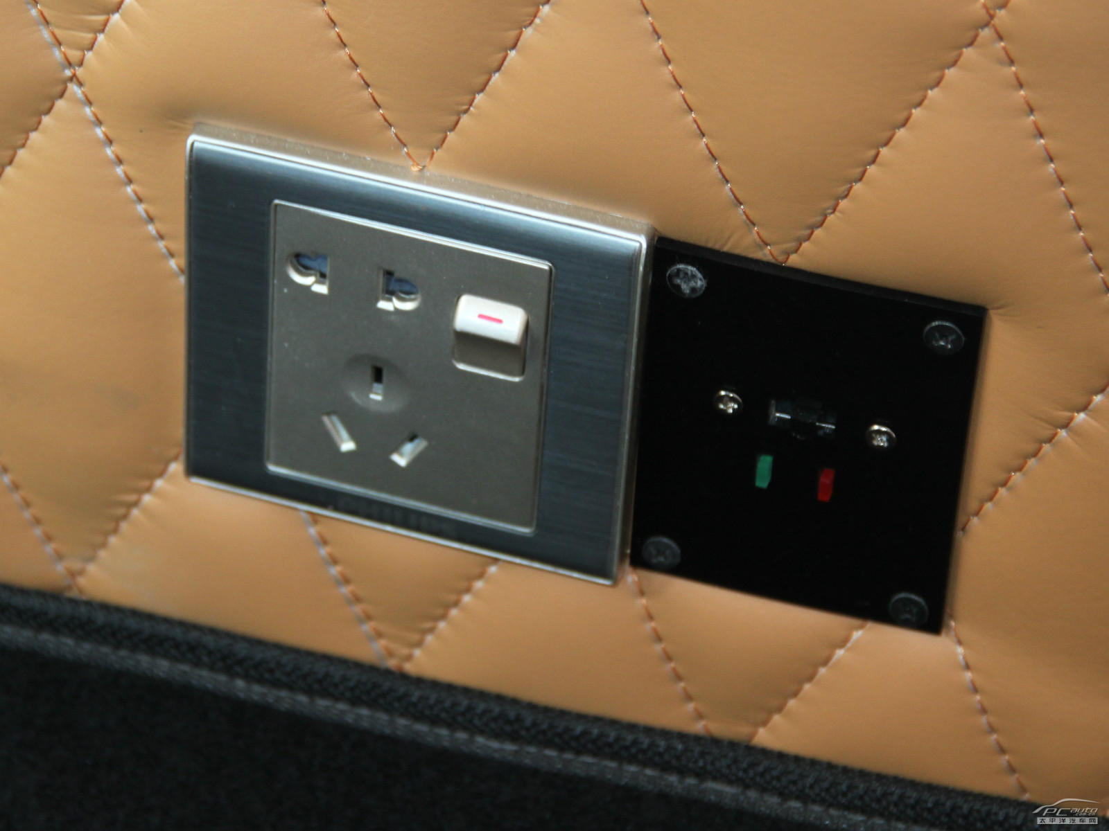 吉利英倫TX4內(nèi)飾高清大圖