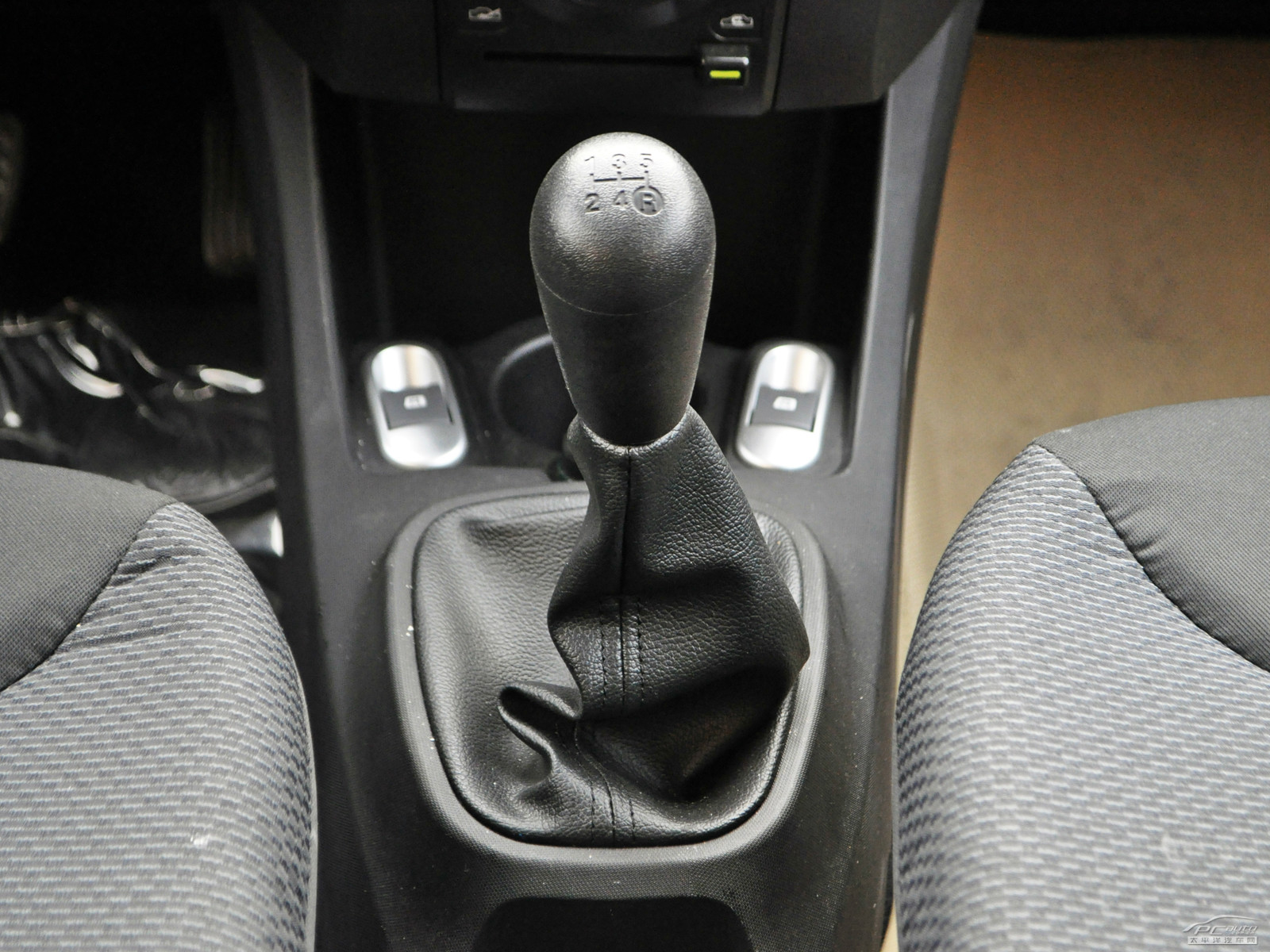 比亞迪F0內(nèi)飾高清大圖