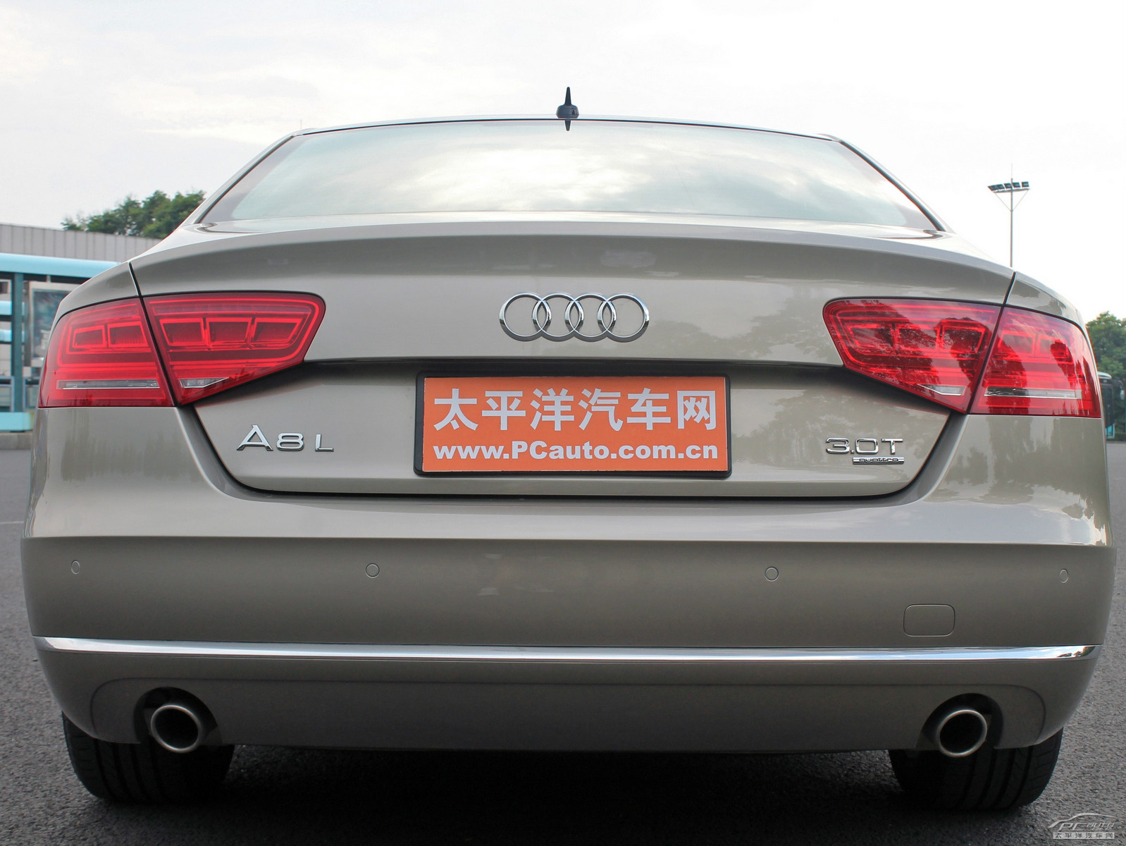 奧迪A8L外觀高清大圖