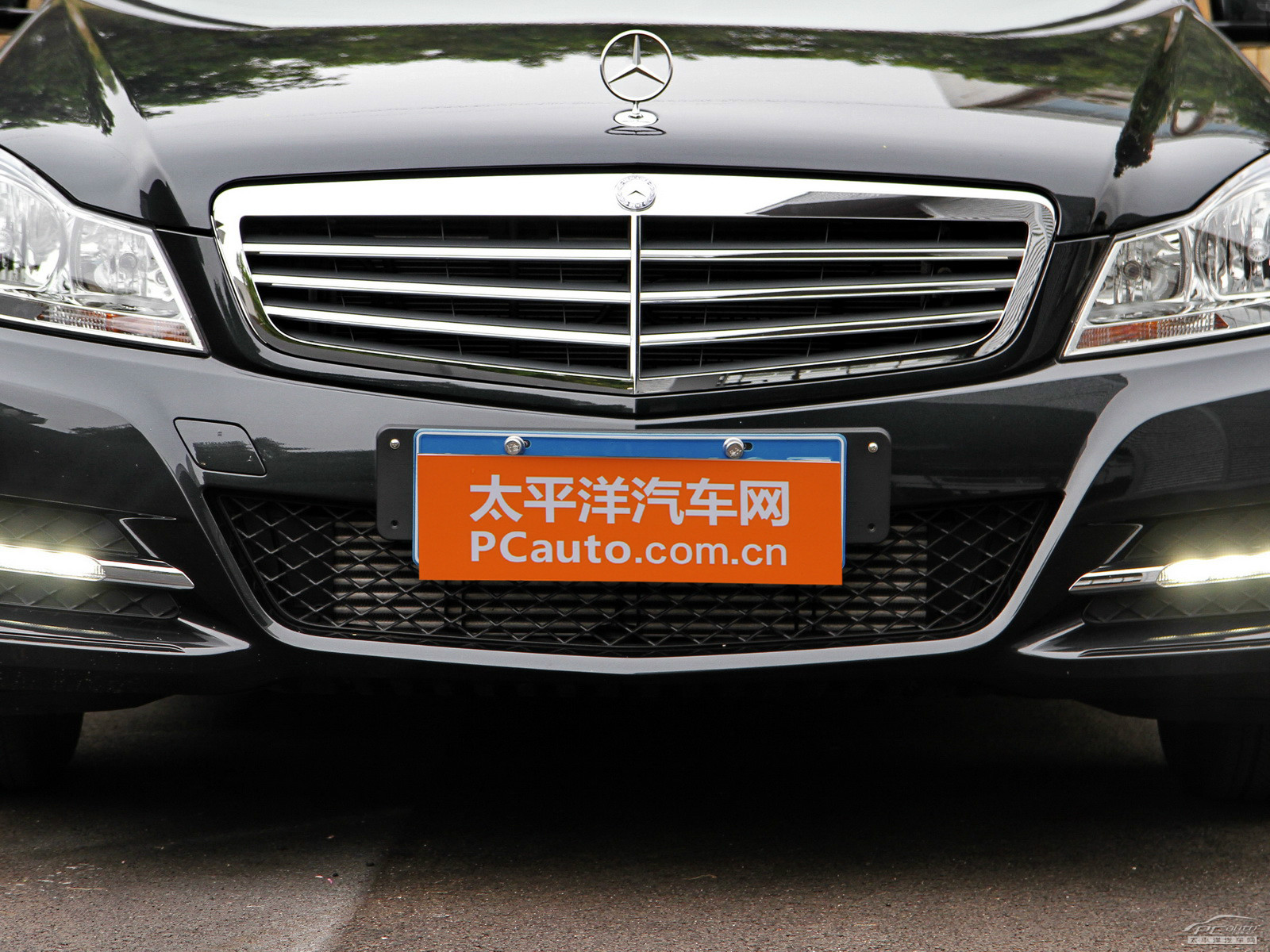 奔馳C級(jí)外觀高清大圖