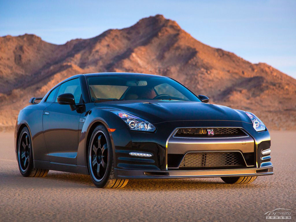 日產(chǎn)GT-R外觀高清大圖