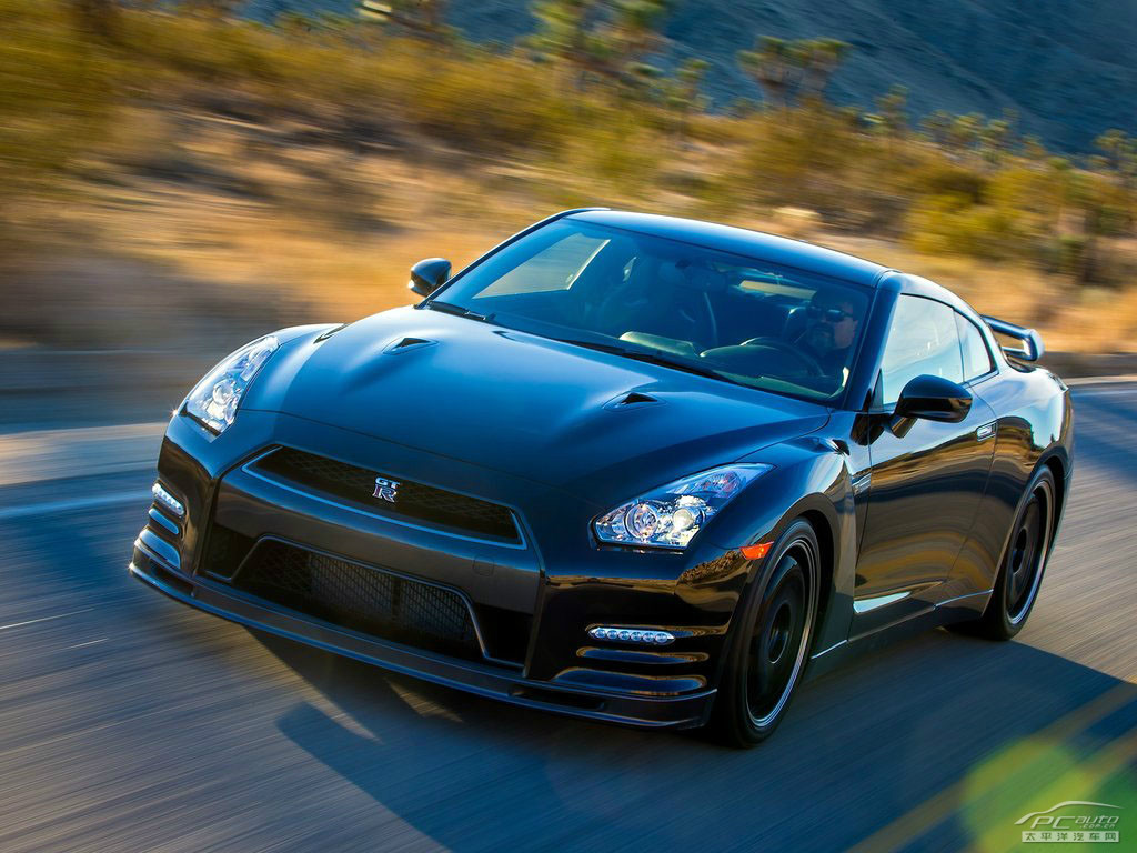 日產(chǎn)GT-R外觀高清大圖