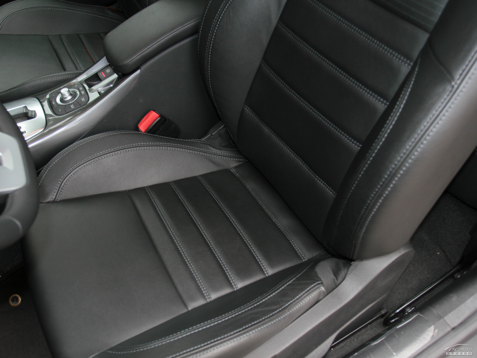 拉古那內(nèi)飾高清大圖