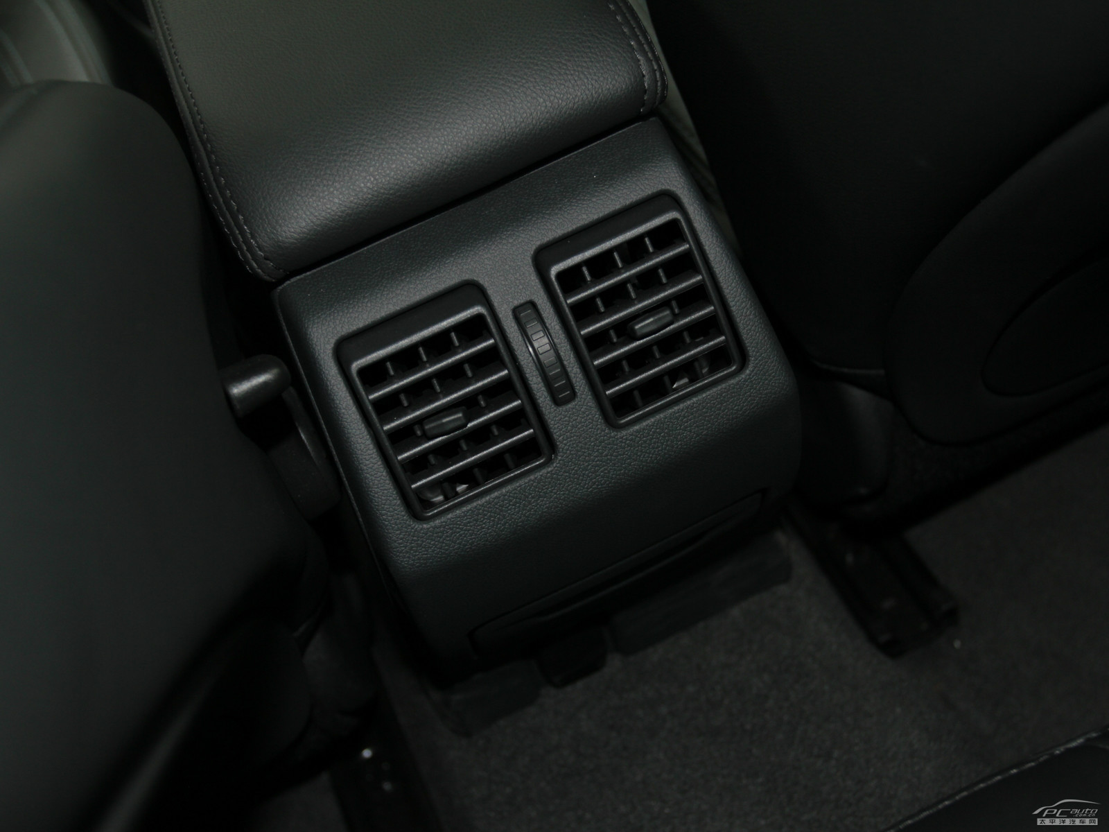 拉古那內(nèi)飾高清大圖