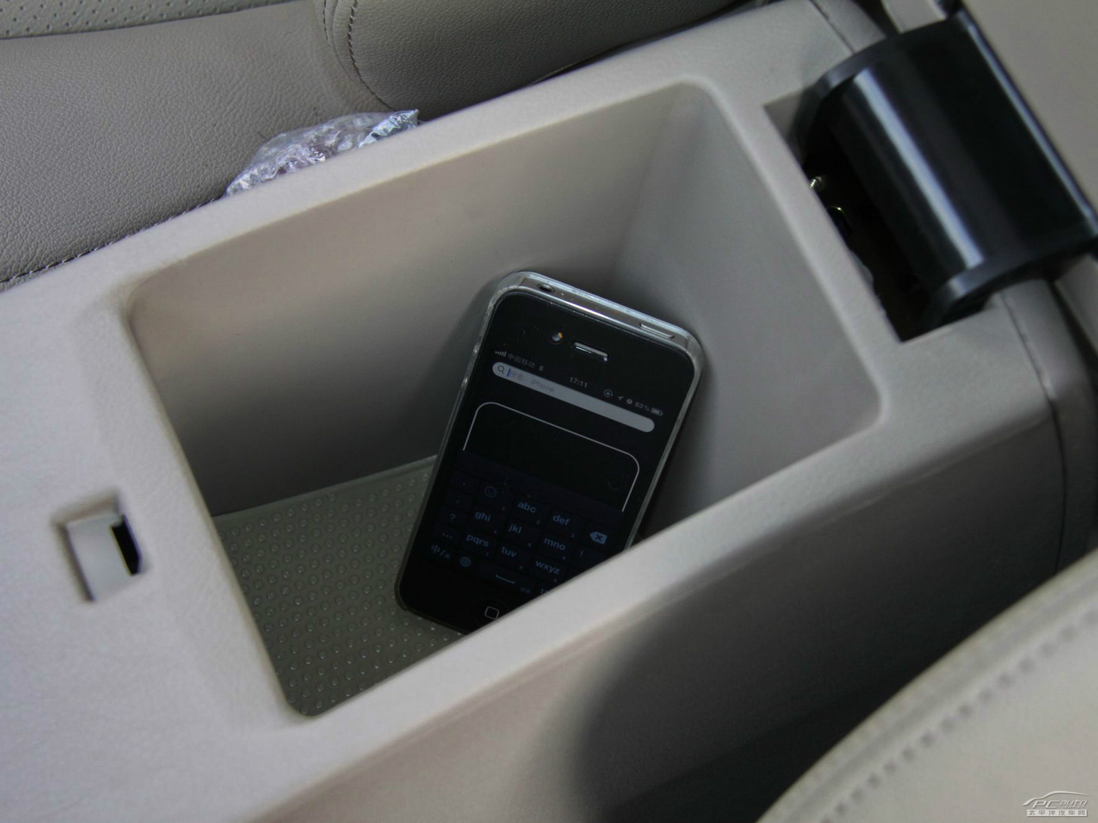 吉利GX7空間高清大圖