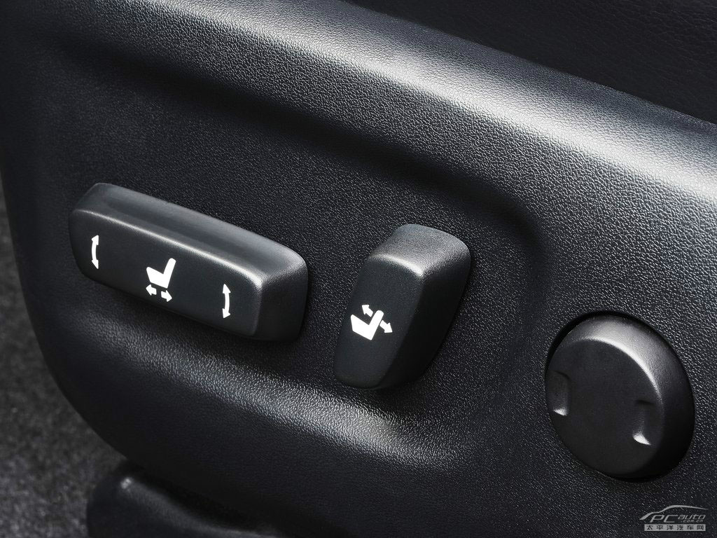 豐田RAV4(海外)內(nèi)飾高清大圖