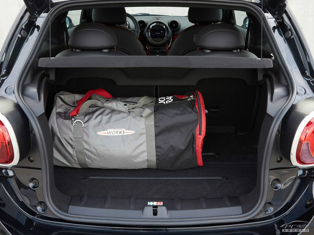 MINI JCW PACEMAN空間高清大圖