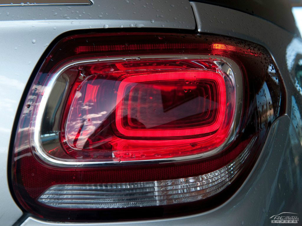 DS 3^DƬ
