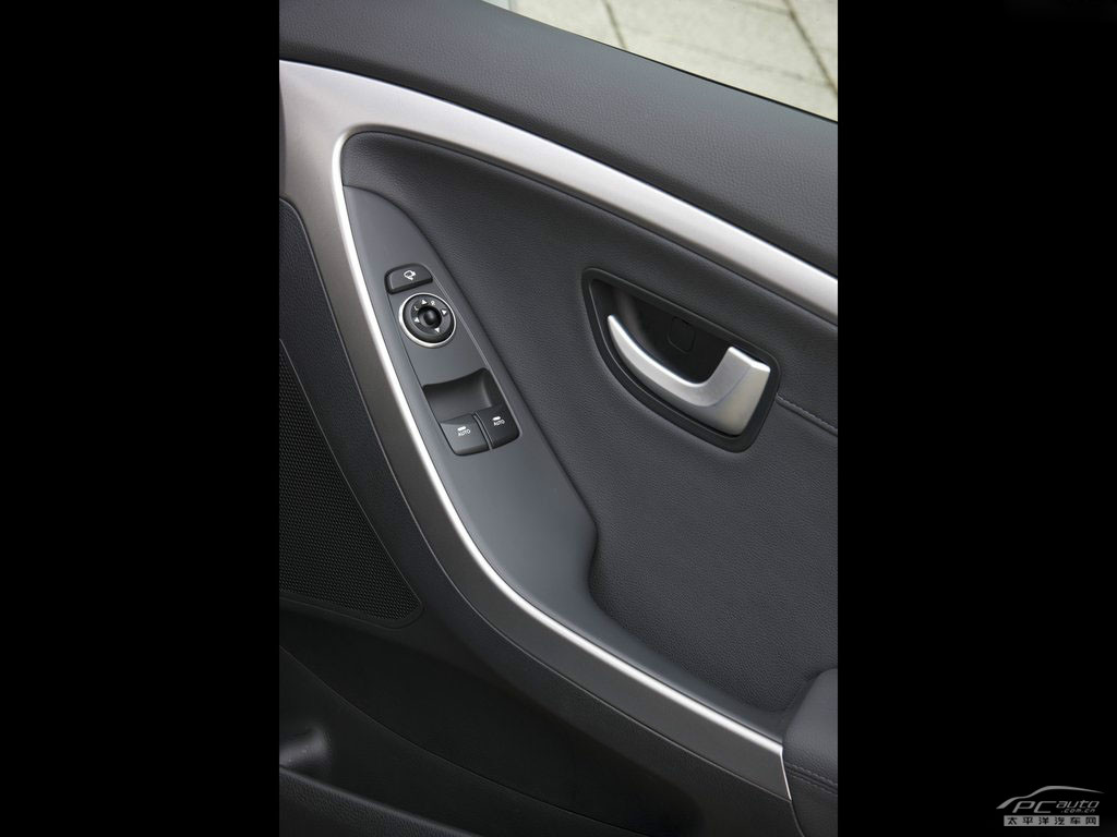 現(xiàn)代i30(海外)內(nèi)飾高清大圖