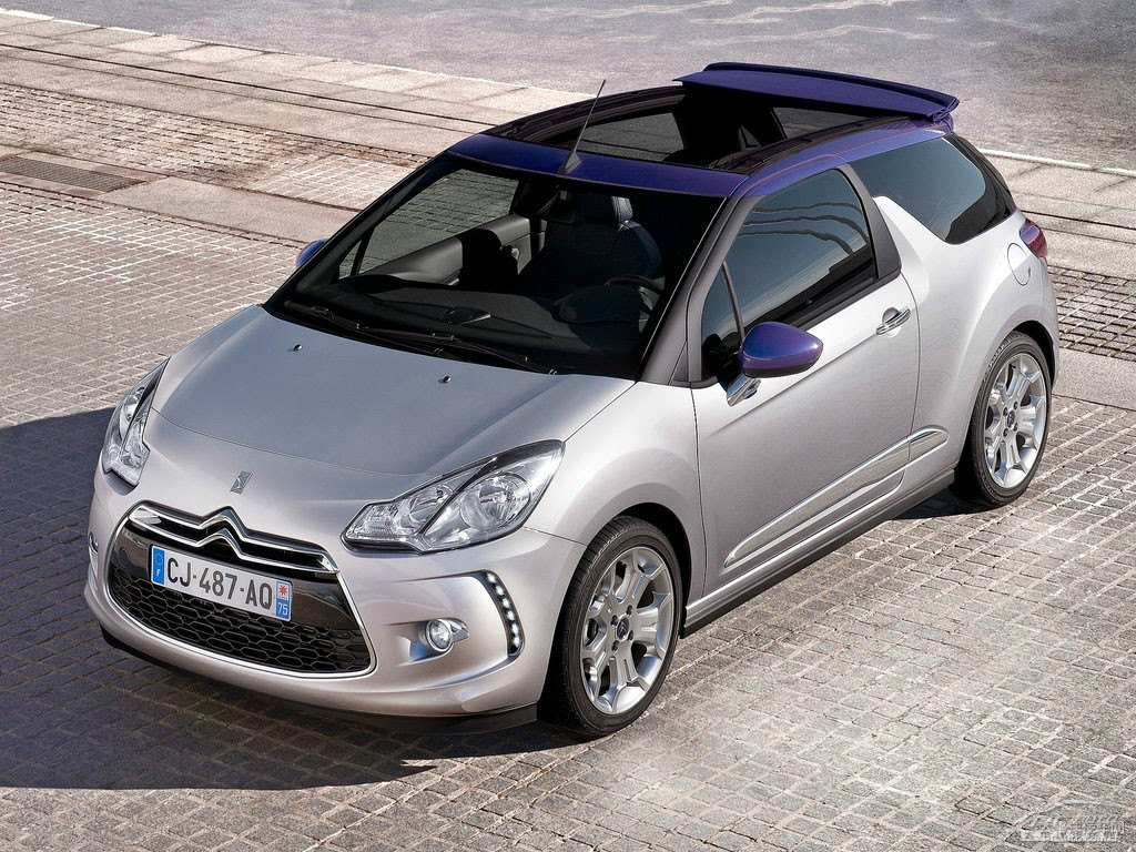 DS 3^DƬ