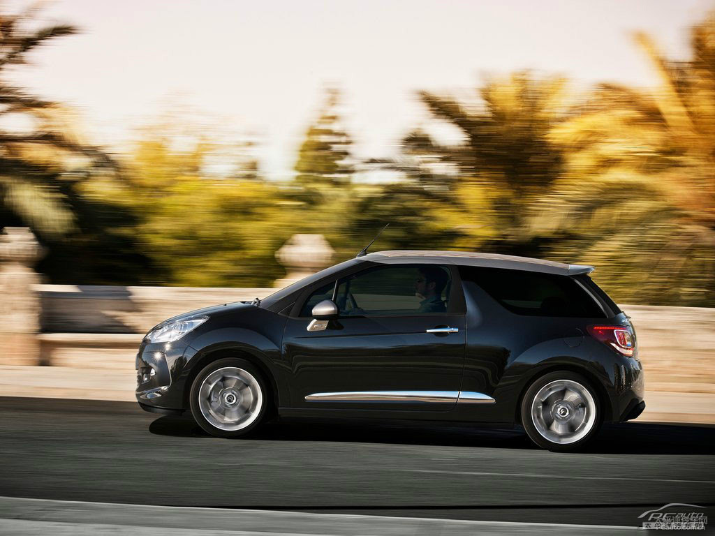 DS 3^DƬ