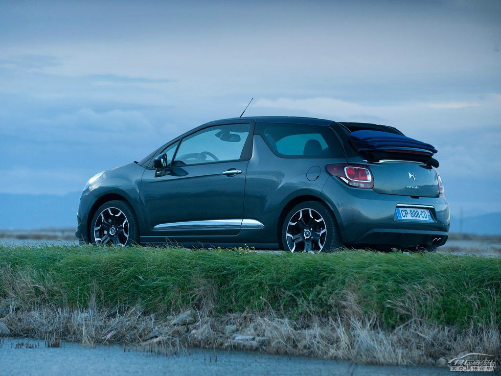 DS 3^DƬ