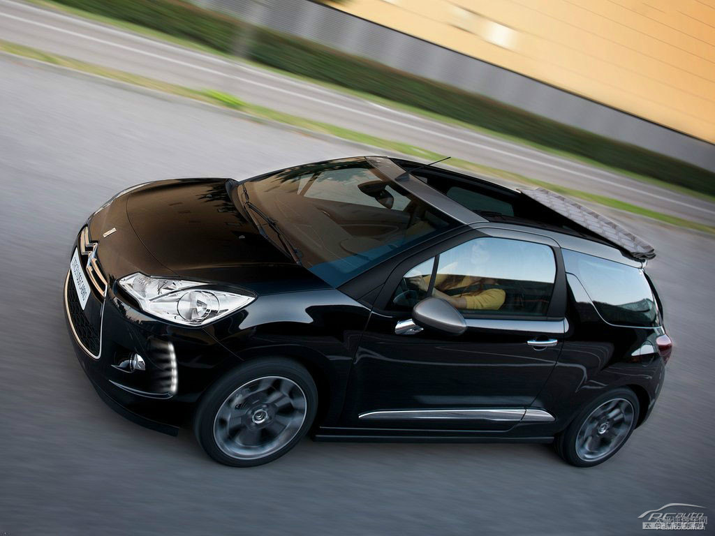 DS 3^DƬ