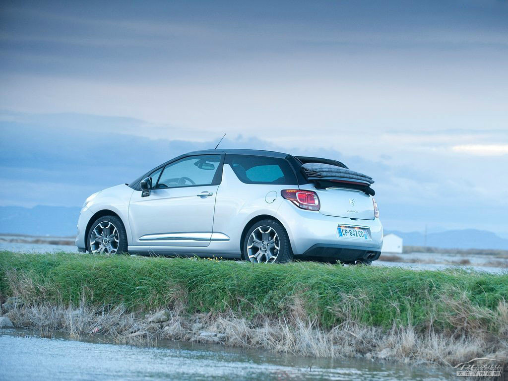 DS 3^DƬ