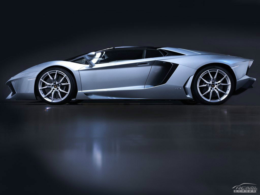 金屬漆淺灰色Aventador整車外觀外觀圖片