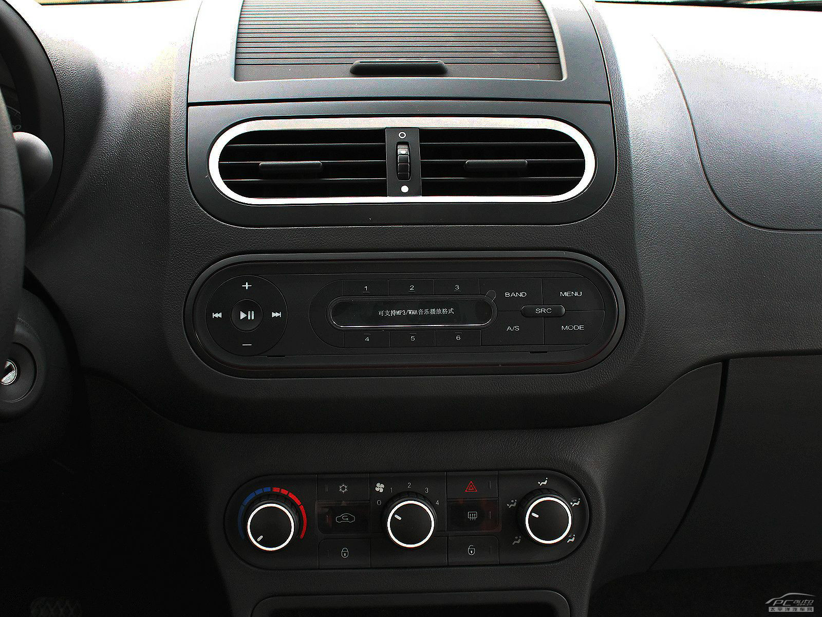 名爵3內(nèi)飾高清大圖