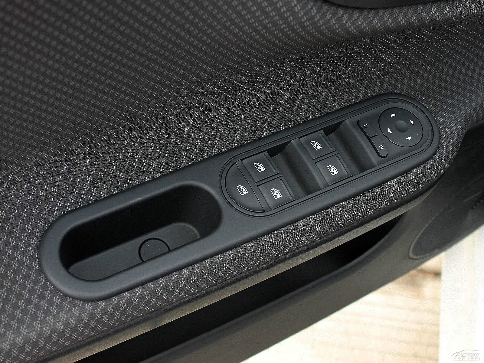 名爵3內(nèi)飾高清大圖