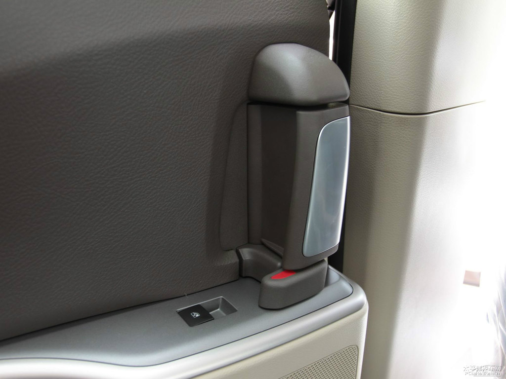 琥珀金別克GL8車廂內(nèi)飾圖片