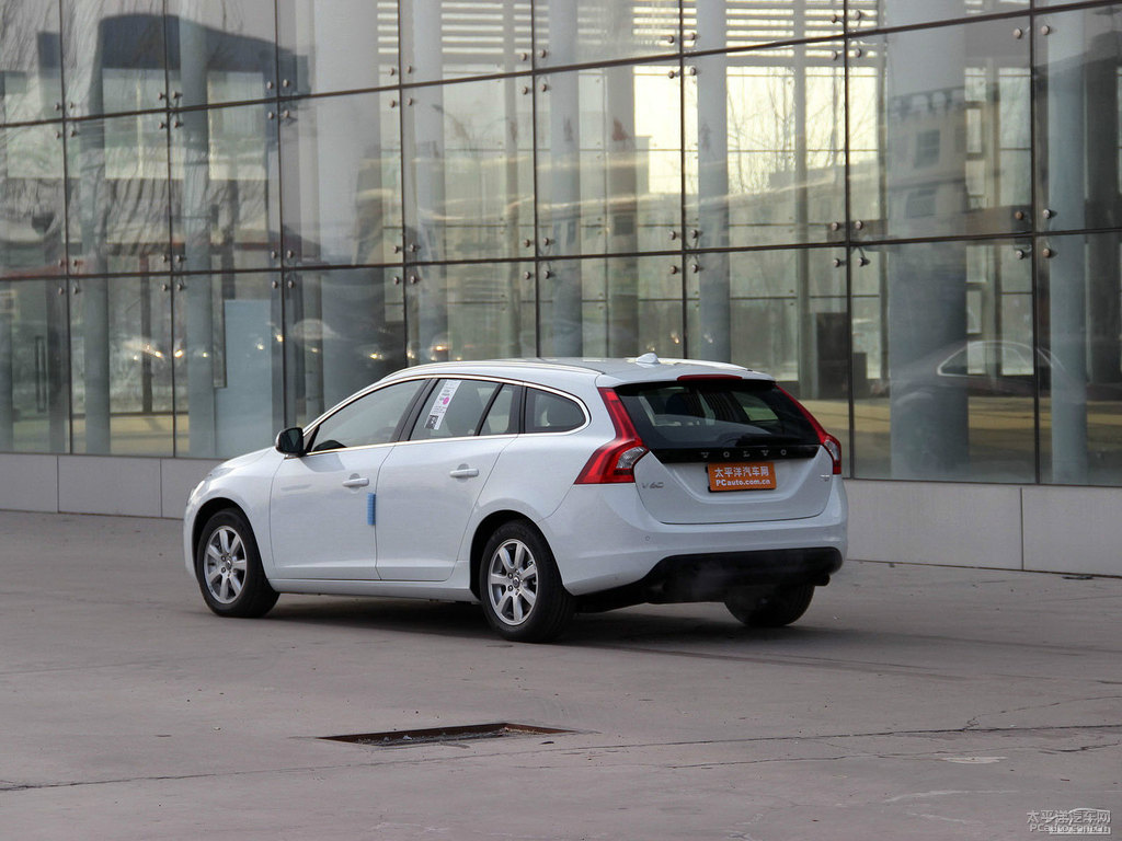 冰雪白沃爾沃V60整車外觀外觀圖片