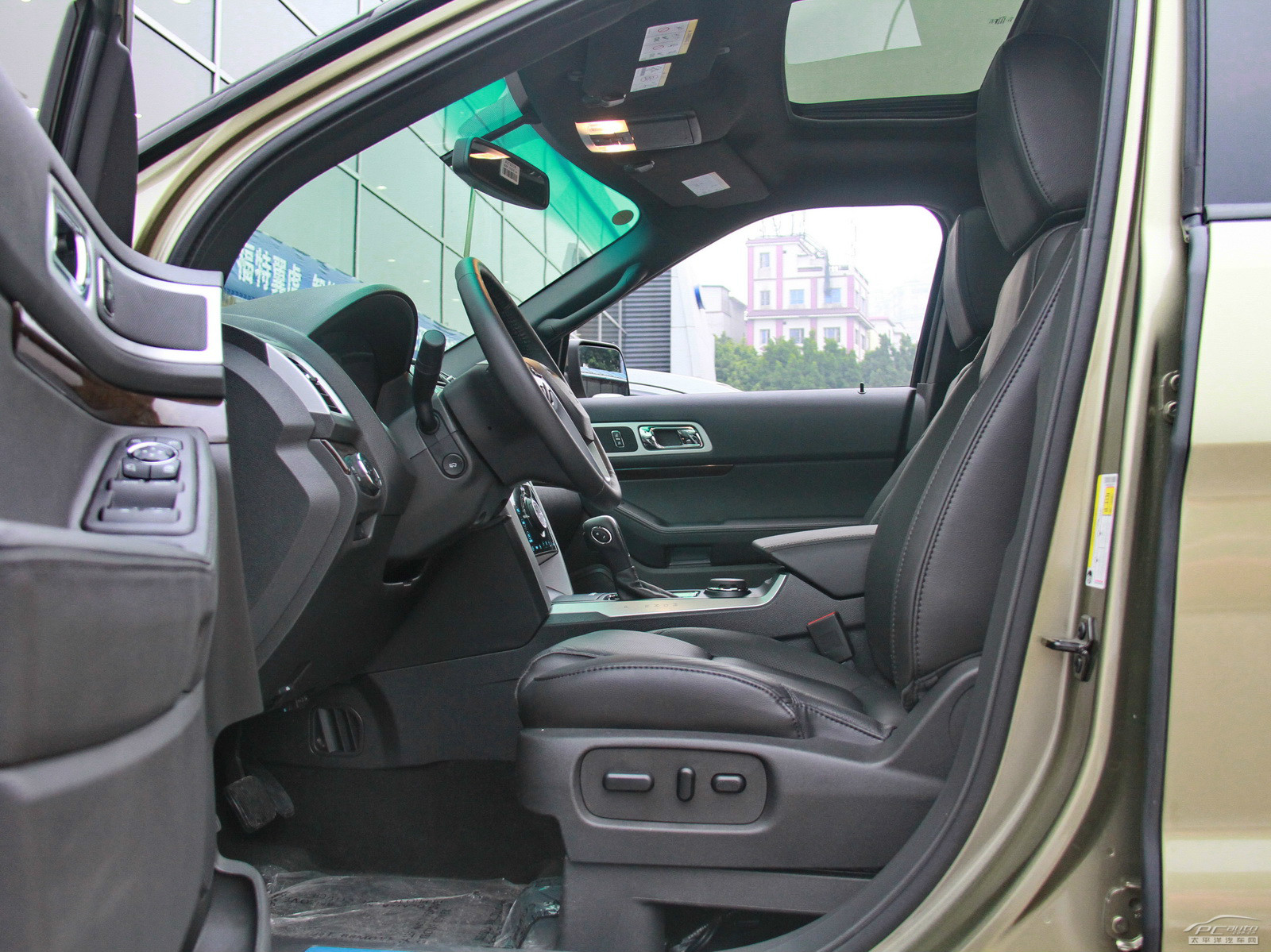 探險者(進口)空間高清大圖