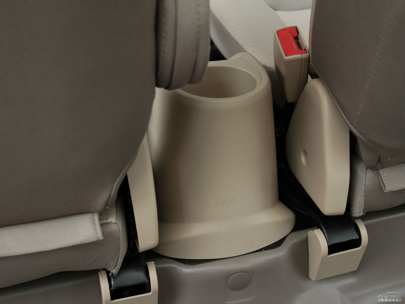 俊風(fēng)CV03內(nèi)飾高清大圖