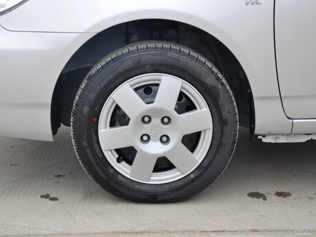 雅典銀比亞迪F3車(chē)身外觀圖片
