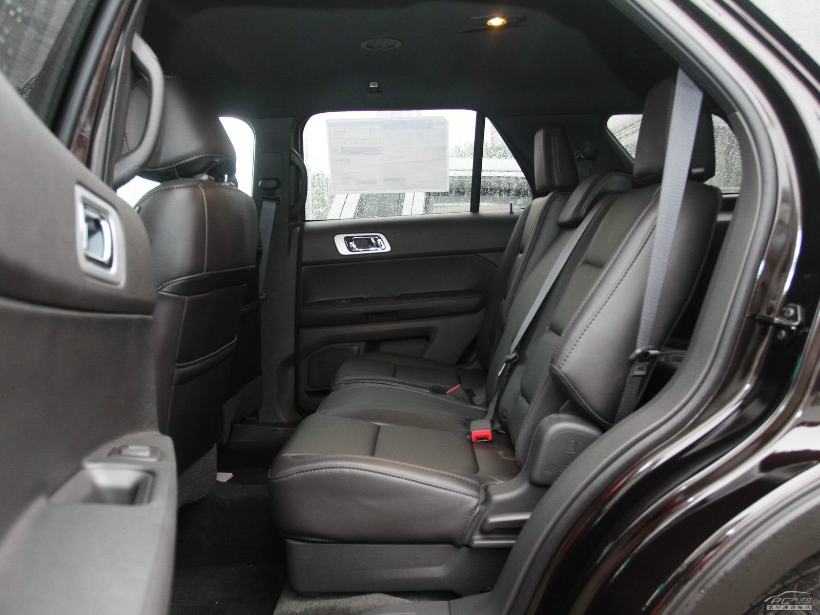 探險者(進口)空間高清大圖