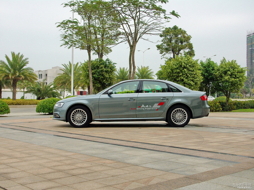 雄鷹灰奧迪A4L整車外觀外觀圖片