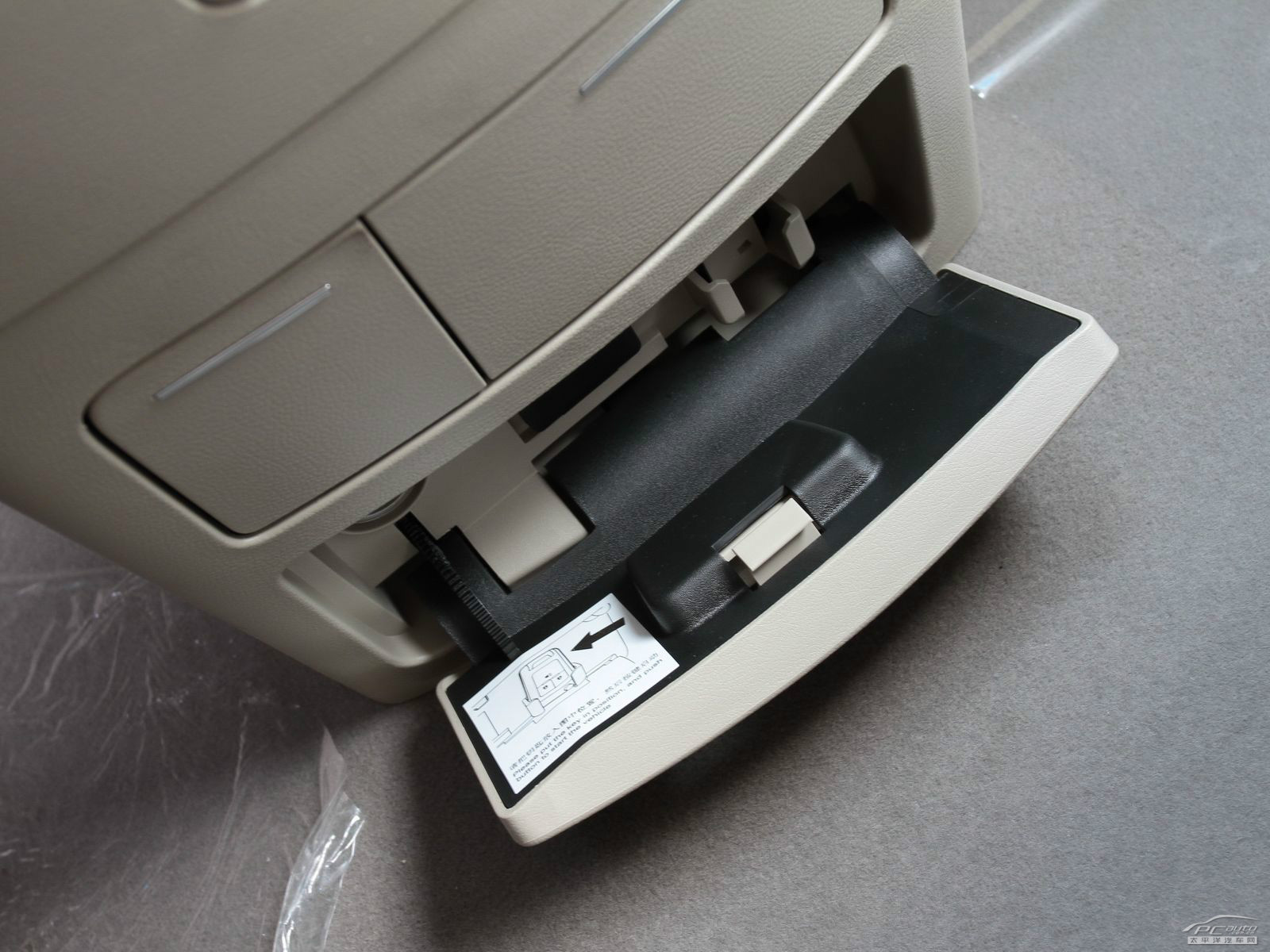 別克GL8空間高清大圖