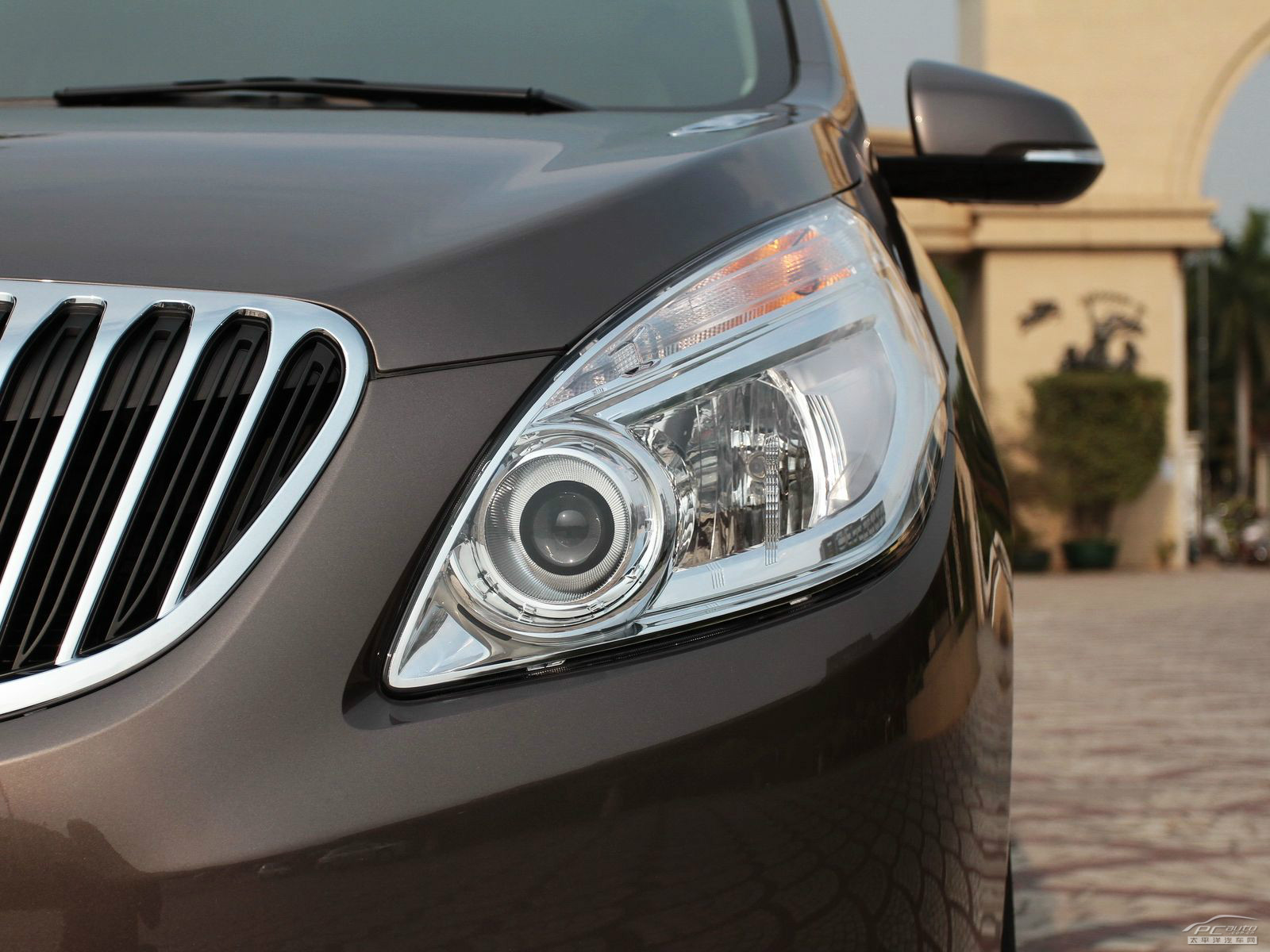 別克GL8外觀高清大圖