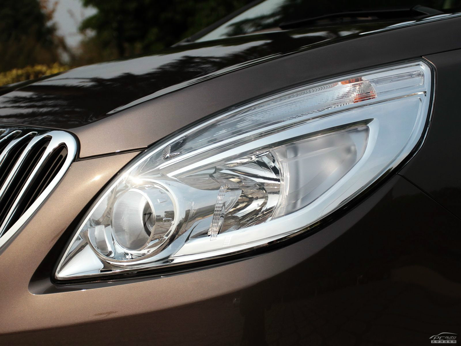 別克GL8外觀高清大圖