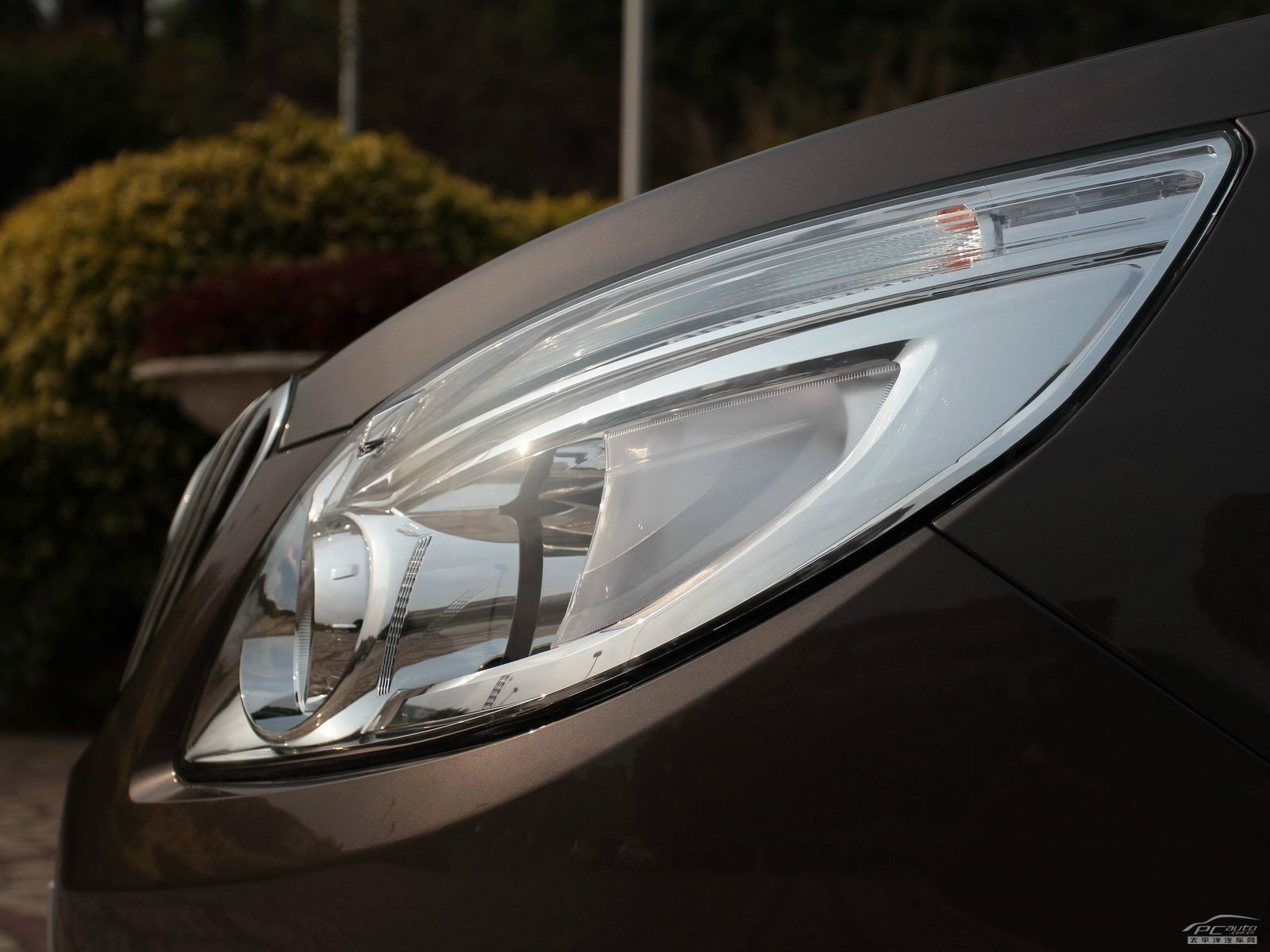 別克GL8外觀高清大圖