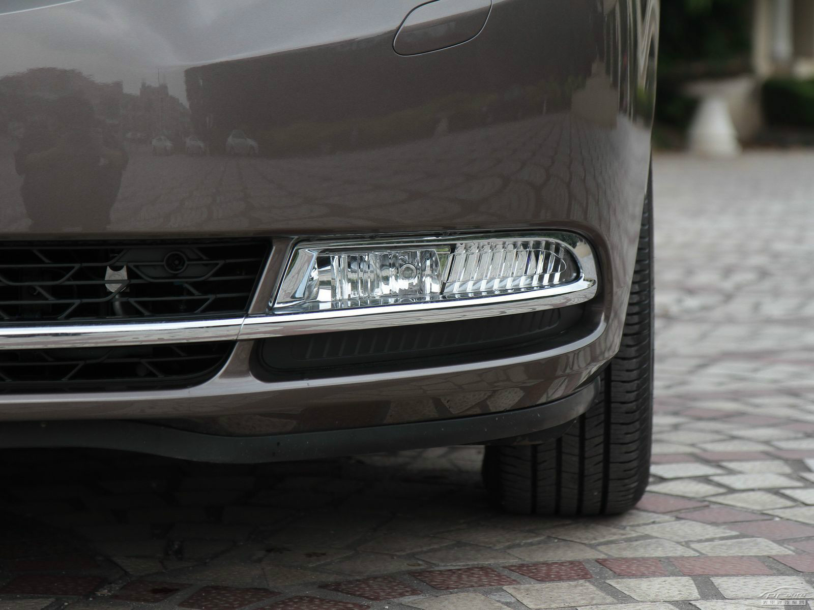 別克GL8外觀高清大圖