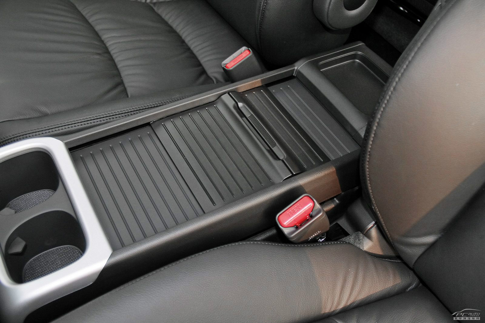 奧德賽內(nèi)飾高清大圖