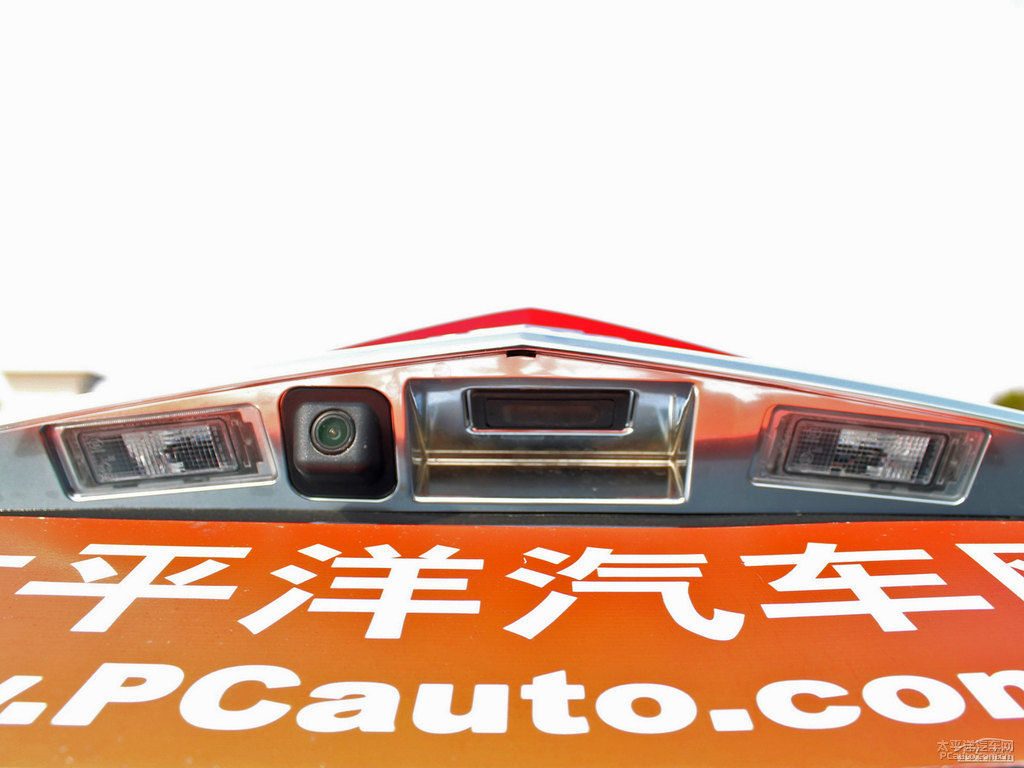 炫黑凱迪拉克XTS車尾外觀圖片