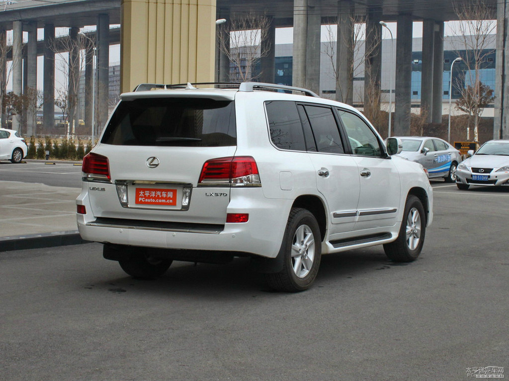 珍珠白色雷克薩斯LX整車外觀外觀圖片