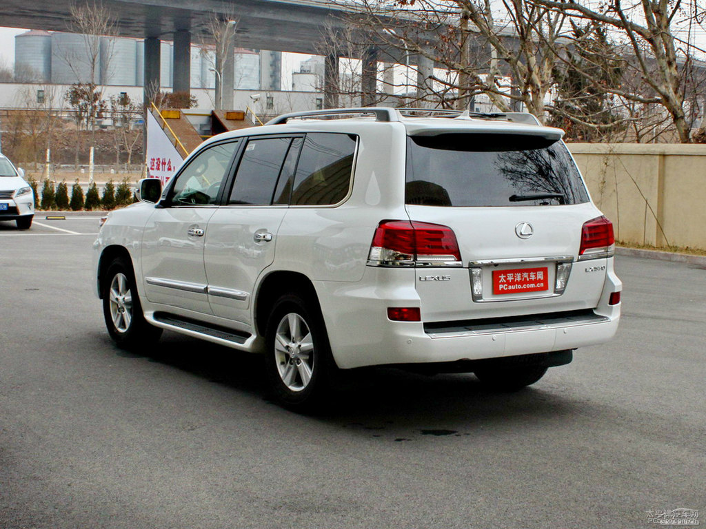 珍珠白色雷克薩斯LX整車外觀外觀圖片